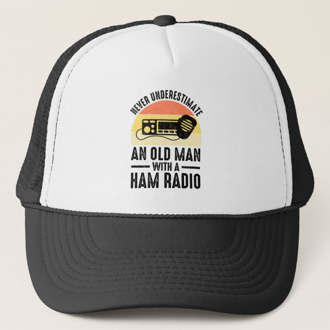 Casquette Ne Sous-Estimez Jamais Un Vieux Homme Avec Une Rad (Devant)