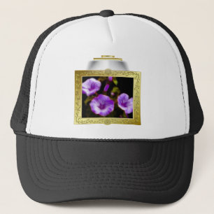 Casquette Pétunias pourpre dans le cadre éclairé