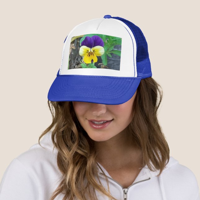 Casquette Purple et Yellow Pany (En situation)