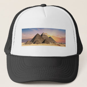 Casquette pyramides