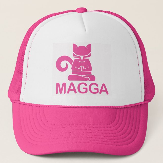 Casquette rose se reposant du chat MAGGA (Devant)