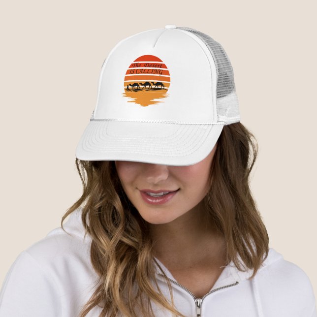 Casquette scène du désert avec des chameaux coucher de solei (En situation)