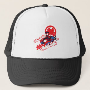 Casquette Spin conduisant son Techno-Racer
