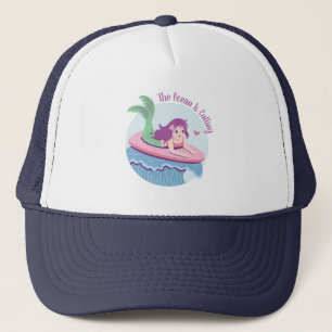 Casquette The Ocean Is Calling Mermaid Surfer Riding Waves