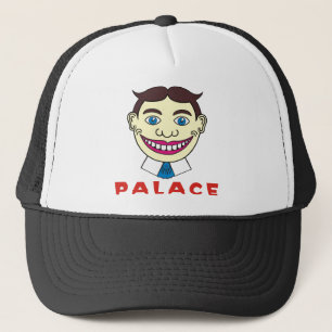 Casquette Tillie au-dessus des lettres de palais