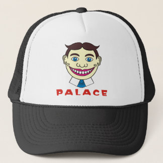 Casquette Tillie au-dessus des lettres de palais