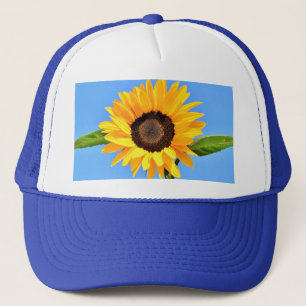 Casquette Tournesol jaune sur le chapeau de camionnette bleu