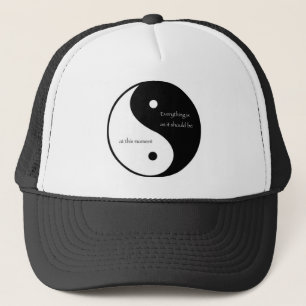 Casquette Tout est pendant qu'il devrait avoir lieu à ce