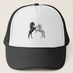 Casquette Un cheval noir et blanc qui se bat