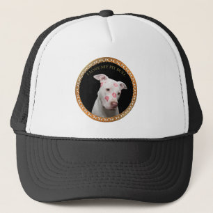 Casquette Un pitbull blanc avec des baisers rouges partout s