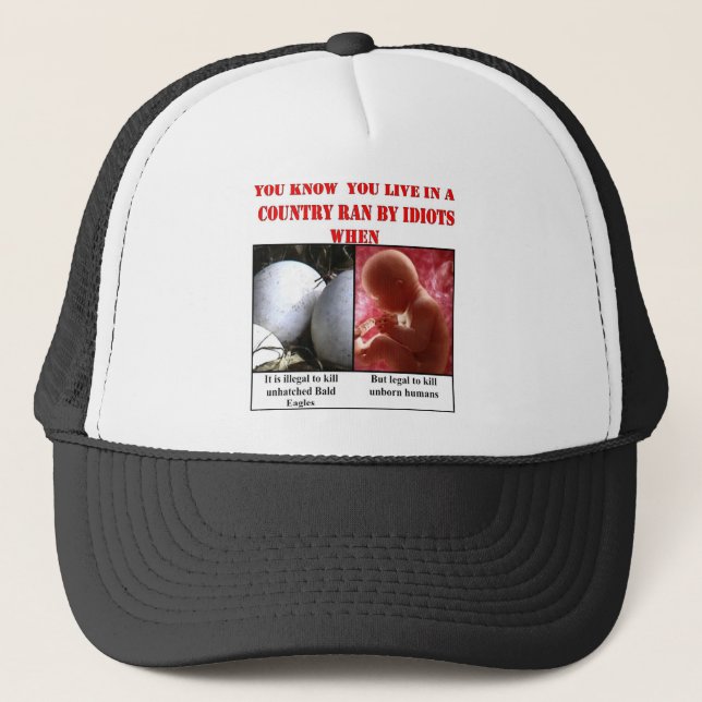 CASQUETTE YOU KNOW YOU LIVE IN COUNTRY RAN BY IDIOTS (Devant)