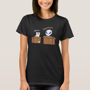 Cat Alien Sitting In Box Pet Alien  Humour T-Shirt