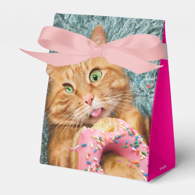 Cat Eating Doughnut Favor Box (Front Side)