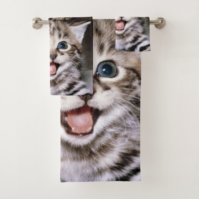 Cat Face Bathroom Towel Set (Insitu)