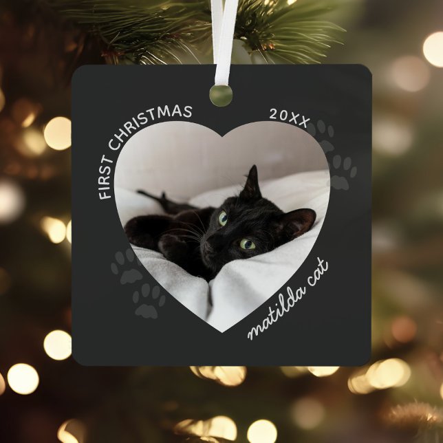 Cat First Christmas Animaux de compagnie Ornement  (Upload your cat photo to this cute heart frame First Christmas ornament. Purrfect!)