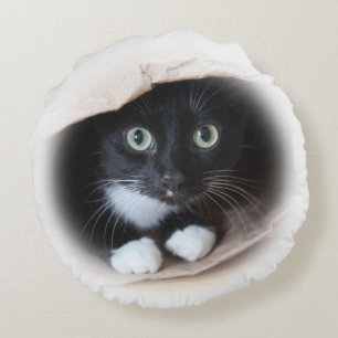 Cat in a bag round pillow
