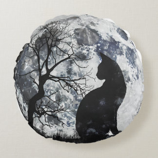 Cat in the full moonlight round pillow