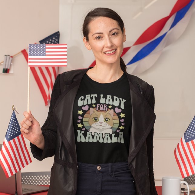 Cat lover enthusiastically supports Kamala in 2024 T-Shirt (Creator Uploaded)