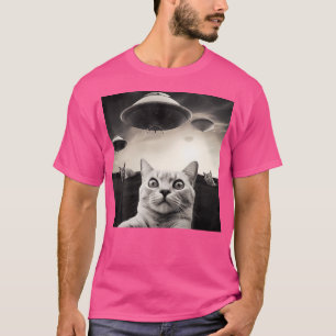 Cat Meme Alien Invasion Kitty Vintage Flying Sauce T-Shirt