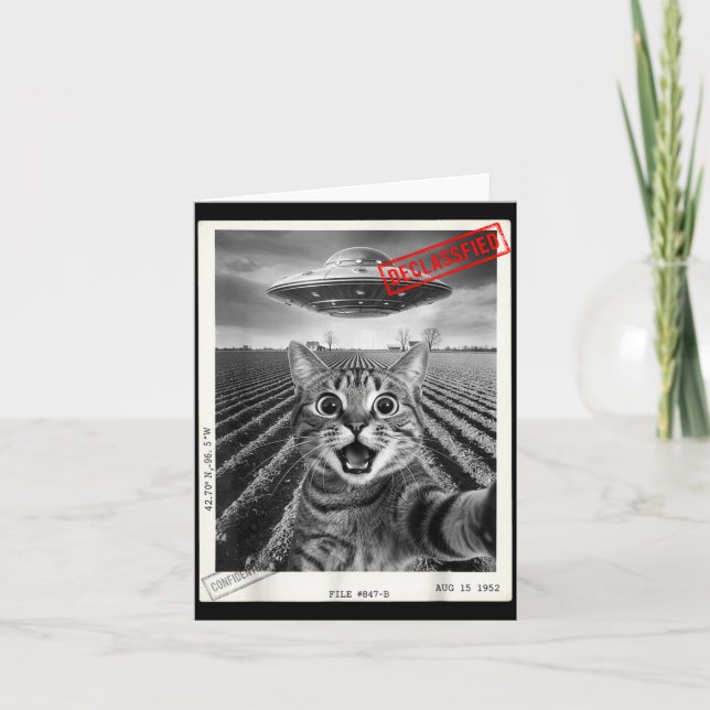 Cat Selfie Ufo Alien Funny Surprised Cat Meme Men  Card (Front)