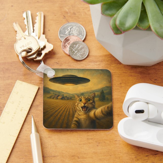 Cat Selfie With Alien UFO Funny Cat Gifts Keychain (Desk)
