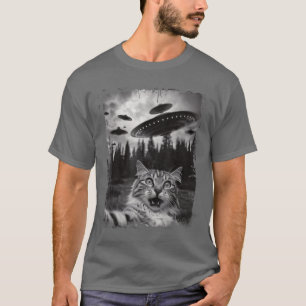 Cat Selfie With Ufo Alien Funny Cat Graphic T-Shirt