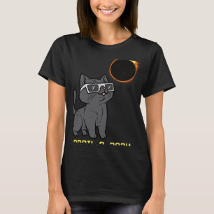 Cat Solar Eclipse 2024 Totality April 8 Women Men  T-Shirt
