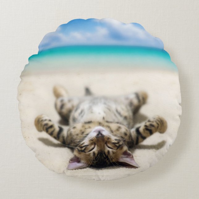 Cat Sunbathing at the Beach  Round Pillow (Front)