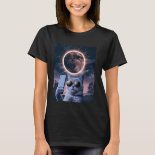 Cat taking a selfie with Total Lunar Eclipse March T-Shirt