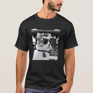 Cat Wearing Sunglasses At The Senso-Ji Buddhist Te T-Shirt