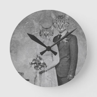 Cat wedding round clock