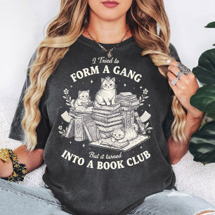 Cats Formed a Book Club Funny Reading Kitten Desig T-Shirt