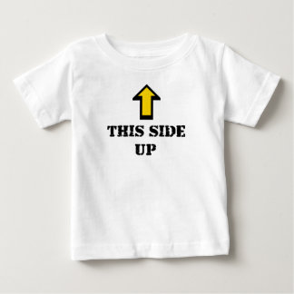 Ce côté vers le haut de T-shirt