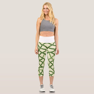 ☘️ Celtic Green in Entrelacs🍀 Capri Leggings