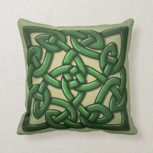 Celtic Knot in green Throw Pillow