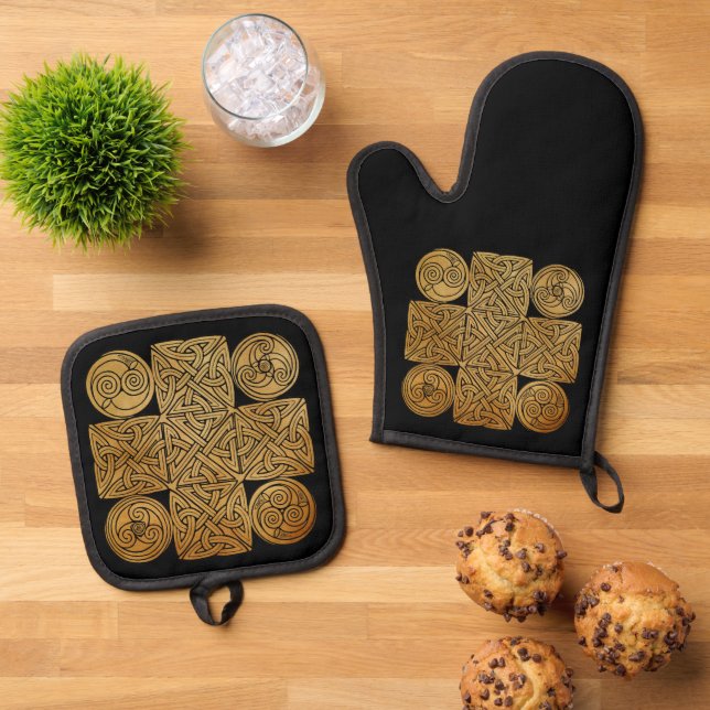 Celtic Knotwork Cross Oven Mitt & Pot Holder Set (Top Down)
