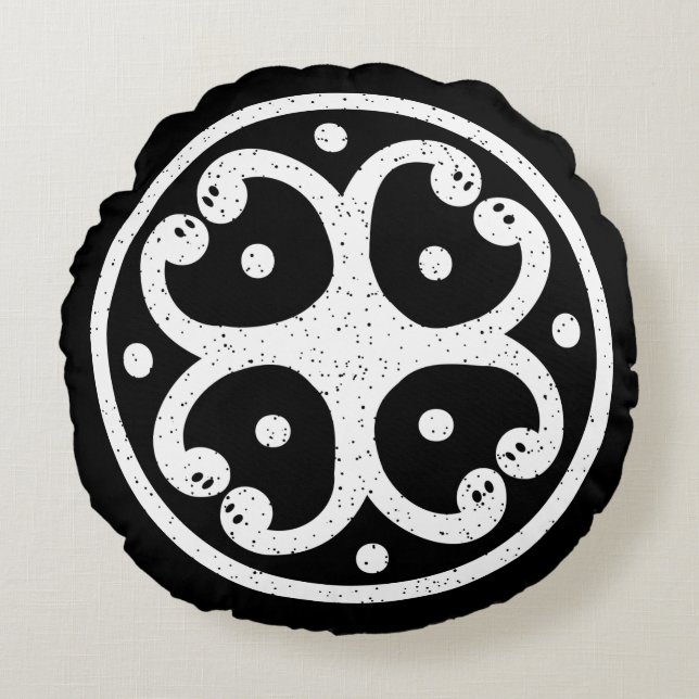 Celtic Tribal Norse Snakes Round Pillow (Front)