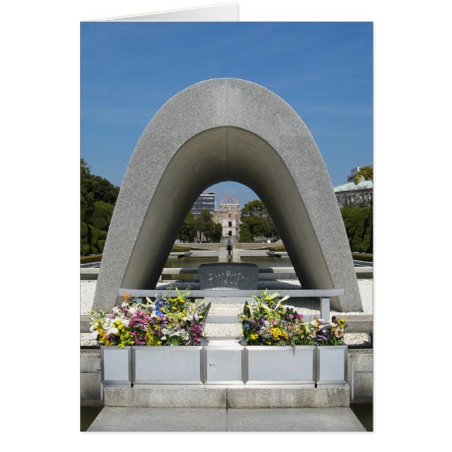 Cénotaphe commémoratif d'Hiroshima (Devant)