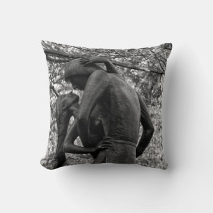 Central Park Autumn: Romeo & Juliet Statue 01 B&W Throw Pillow