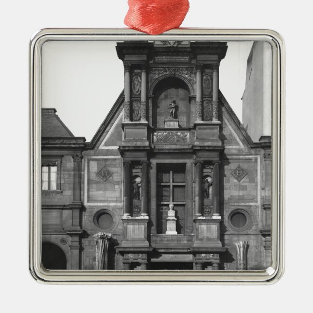 Central part of the main fa�ade metal ornament (Front)