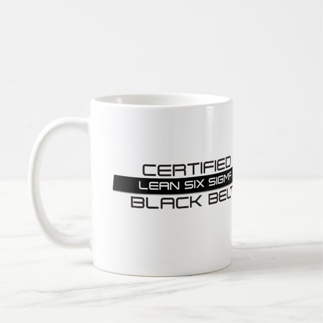 Certifié six tasses de café de ceinture noire de (Gauche)