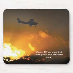 Cessna150 approach -1, Cessna 172 on short fin... Mouse Pad