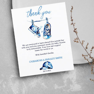 C'est un garçon bleu bébé chaussures un carte de r