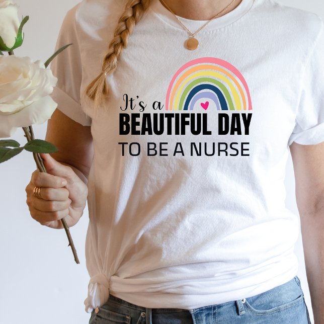 C'est une belle infirmière de jour Rainbow T-shirt (Créateur téléchargé)