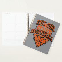 cette fille aime le basket-ball