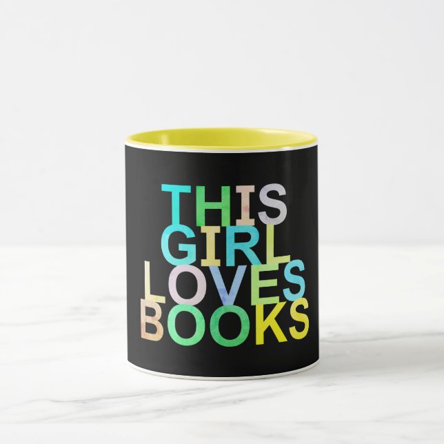 CETTE FILLE AIME LES LIVRES MUG (Centre)