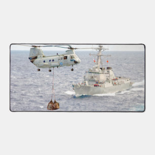 CH-46E SEA KNIGHT et DDG 82