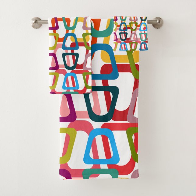 Chain, Chain, Chain  Bath Towel Set (Insitu)