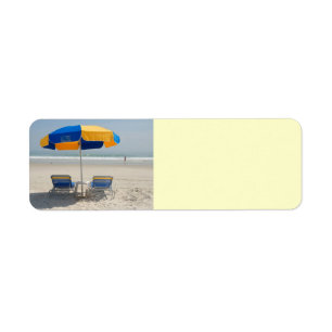 chaises de plage vides