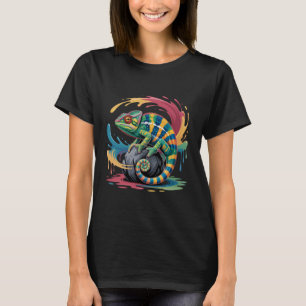 Chameleon Lover Portrait Artwork Wildlife Colourfu T-Shirt